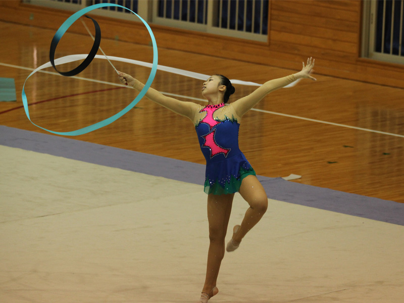 新体操の競技の様子1
