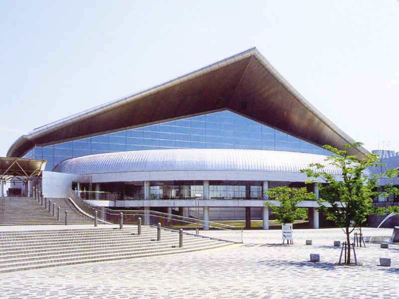 名古屋市総合体育館（レインボープール）の外観