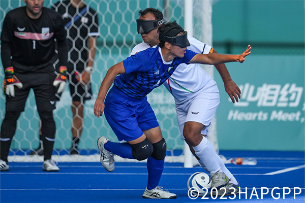 ブラインドフットボールの競技風景