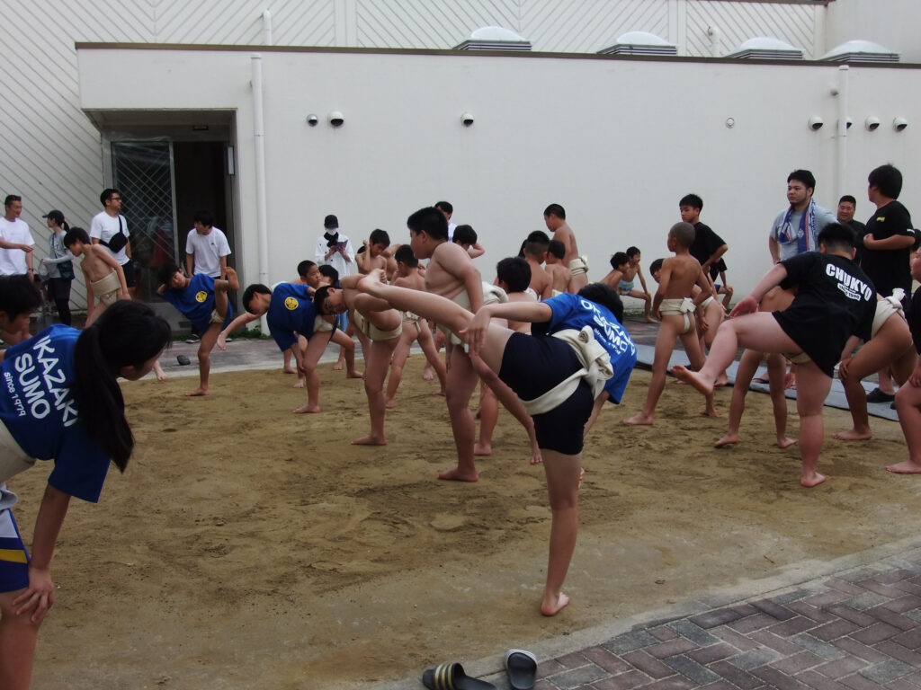 相撲の合同強化練習の様子