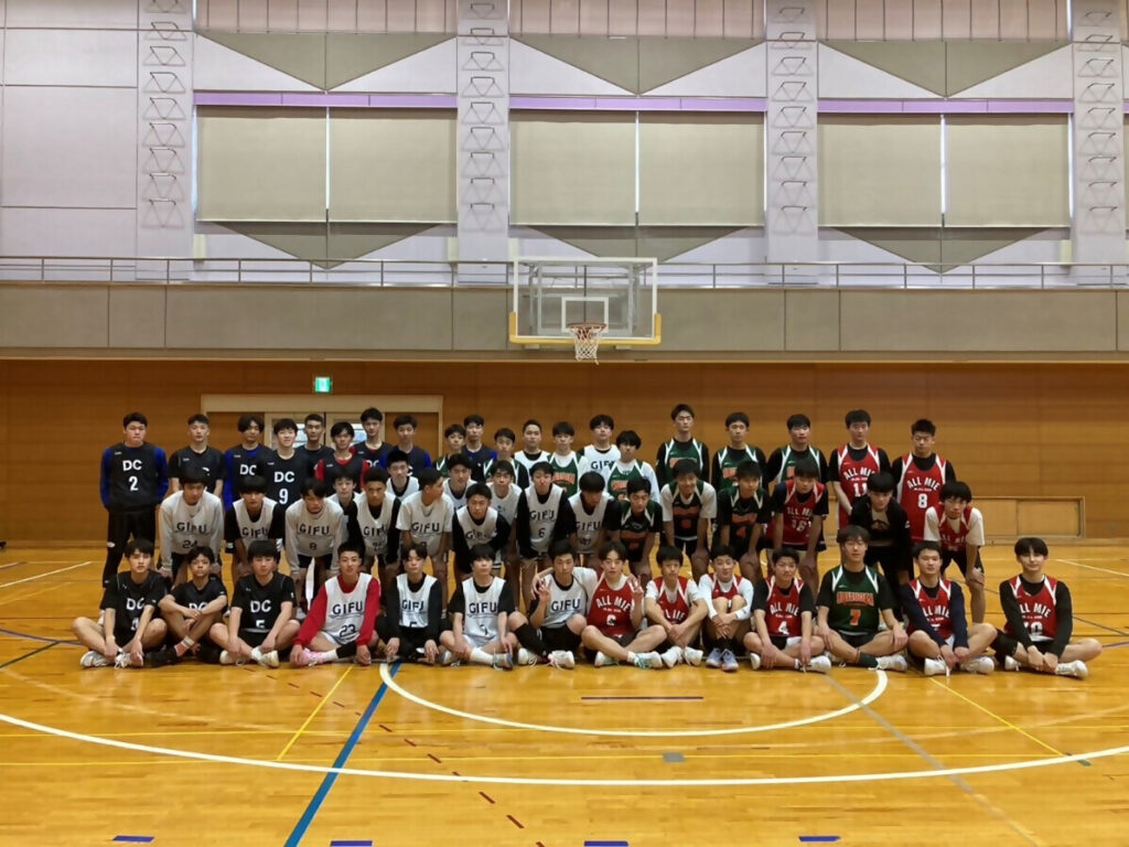 バスケットボールの合同強化練習の様子