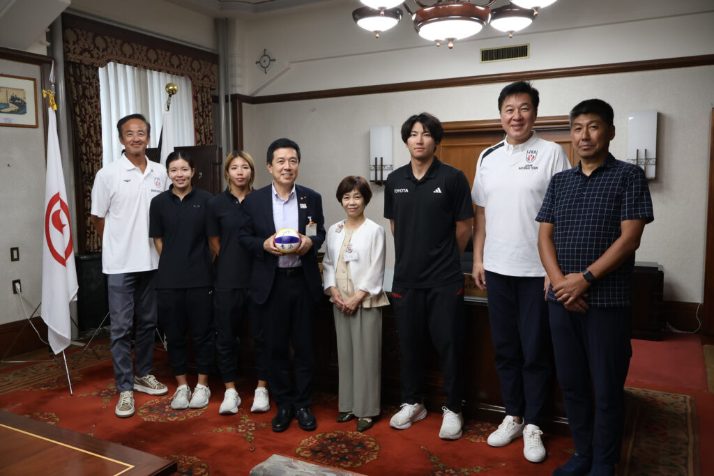 ジャパンビーチバレーボールツアー2025名古屋大会の開催の際の表敬訪問の様子